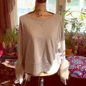 Gap Sweat Shirt. NWT. Size L.